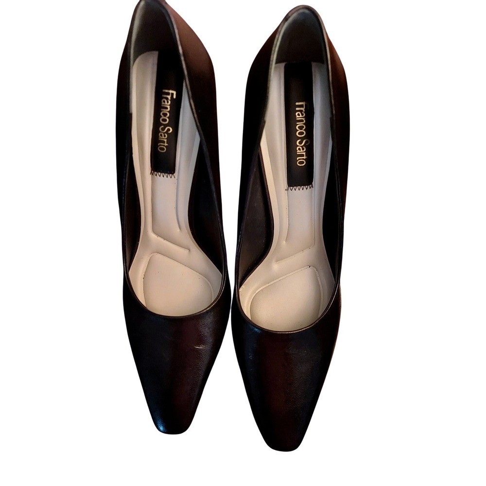 Franco Sarto Black Leather Minimalist Pointed Toe Kitten Heel Womens Pumps 
8